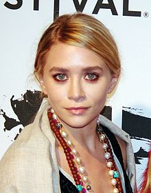 How tall is Ashley Olsen?